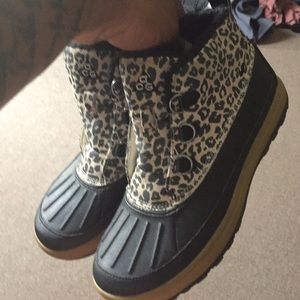 Nike acg low cut boots.